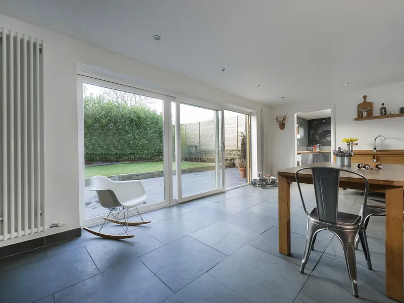 Sliding Windows Archway